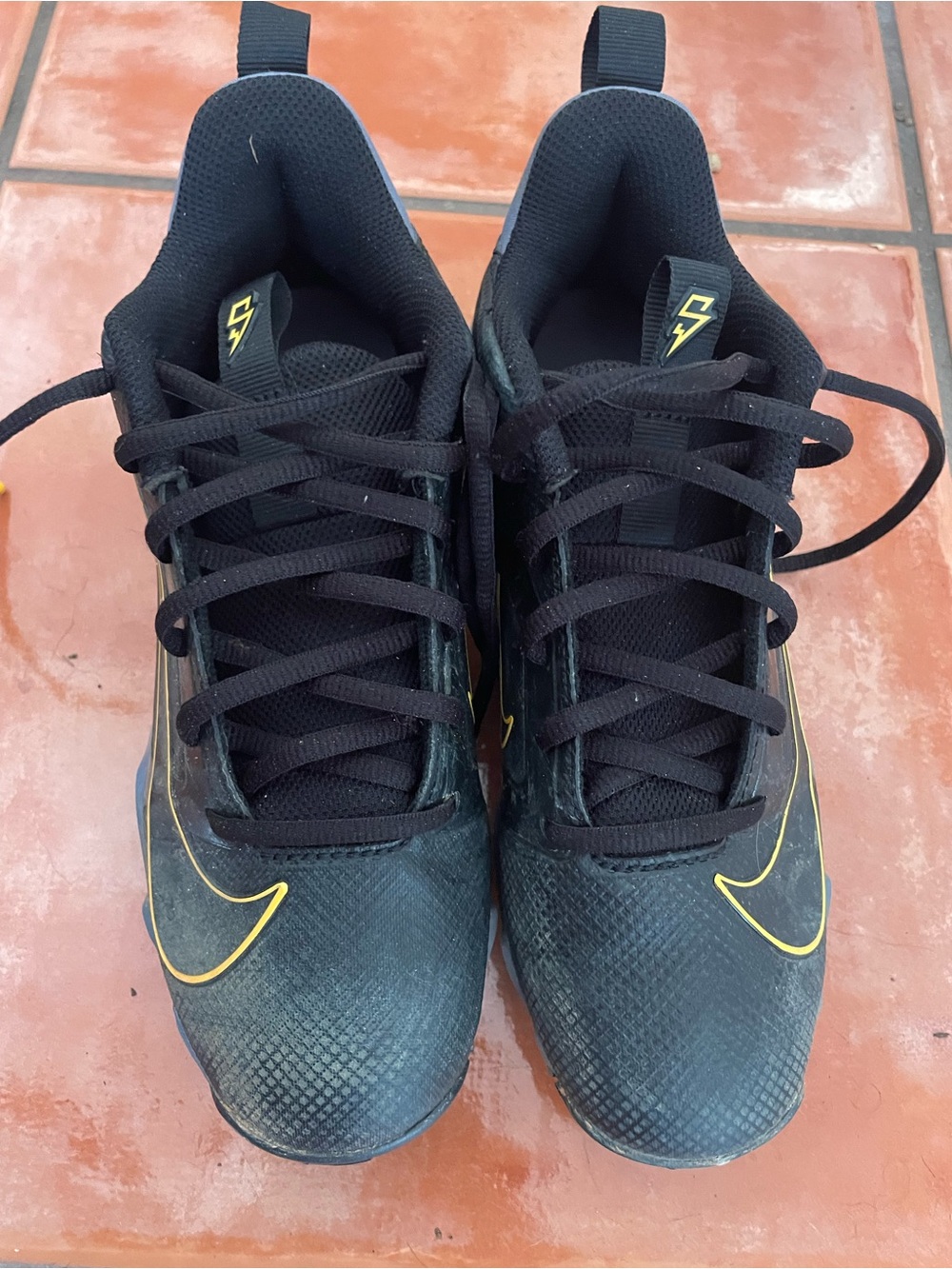 Nike Menace youth football cleats